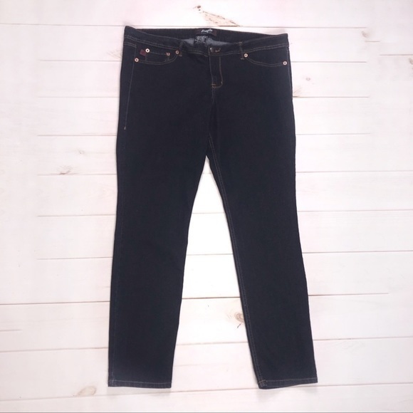 Fragile 20 dark denim blue wash skinny‎ cut mid rise buttoned back pocket jeans - Picture 8 of 8